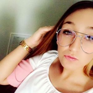 Meet your Posher, Renee